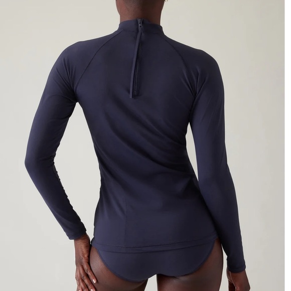 Athleta North Point Rashguard - Picture 2 of 14
